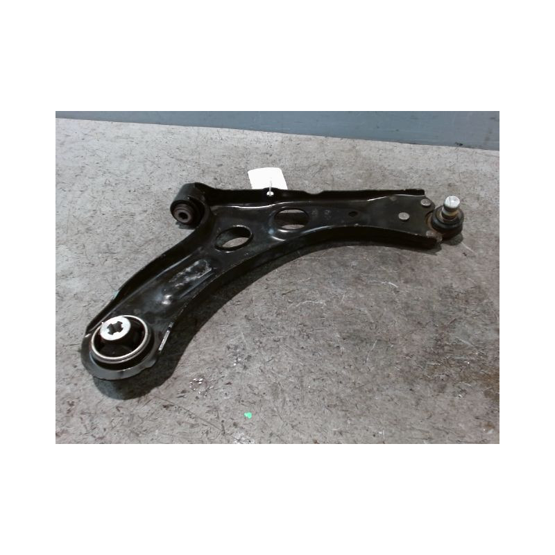 TRIANGLE INFERIEUR AVANT DROIT OPEL CORSA 2010-