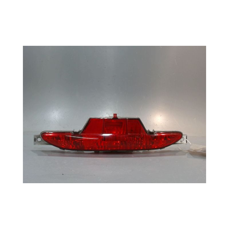 FEU BROUILLARD CENTRAL ARRIERE PEUGEOT 208