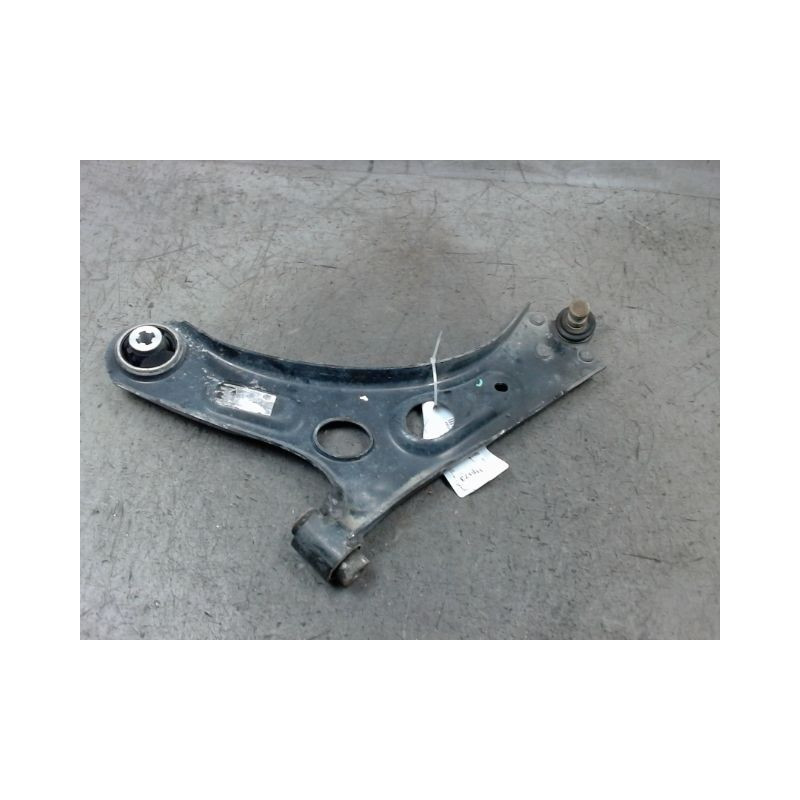 TRIANGLE INFERIEUR AVANT GAUCHE PEUGEOT 208