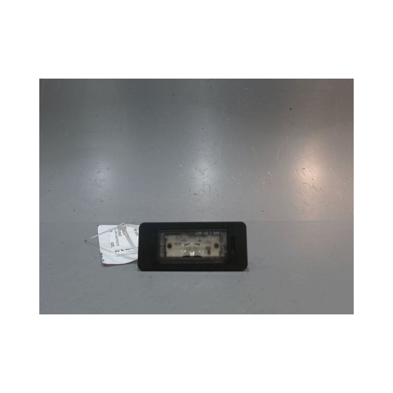 ECLAIREUR PLAQUE DE POLICE DROIT BMW SERIE 1