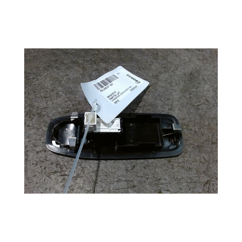 COMMANDE LEVE-GLACE PORTE AVD PEUGEOT 208