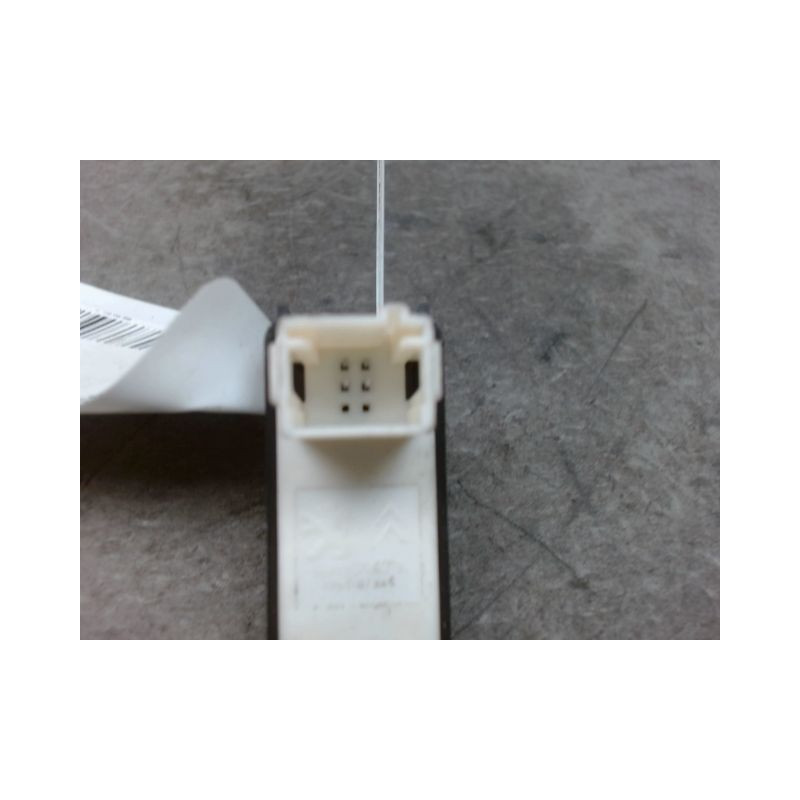 COMMANDE LEVE-GLACE PORTE ARG PEUGEOT 3008