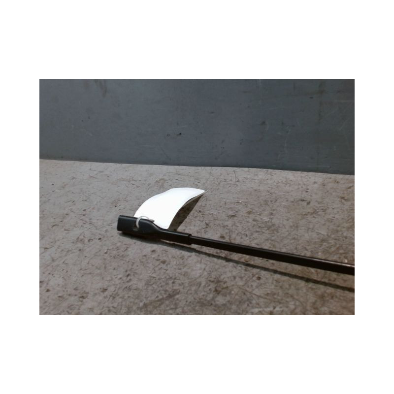 BRAS ESSUIE-GLACE AVANT DROIT AUDI A4 2004-