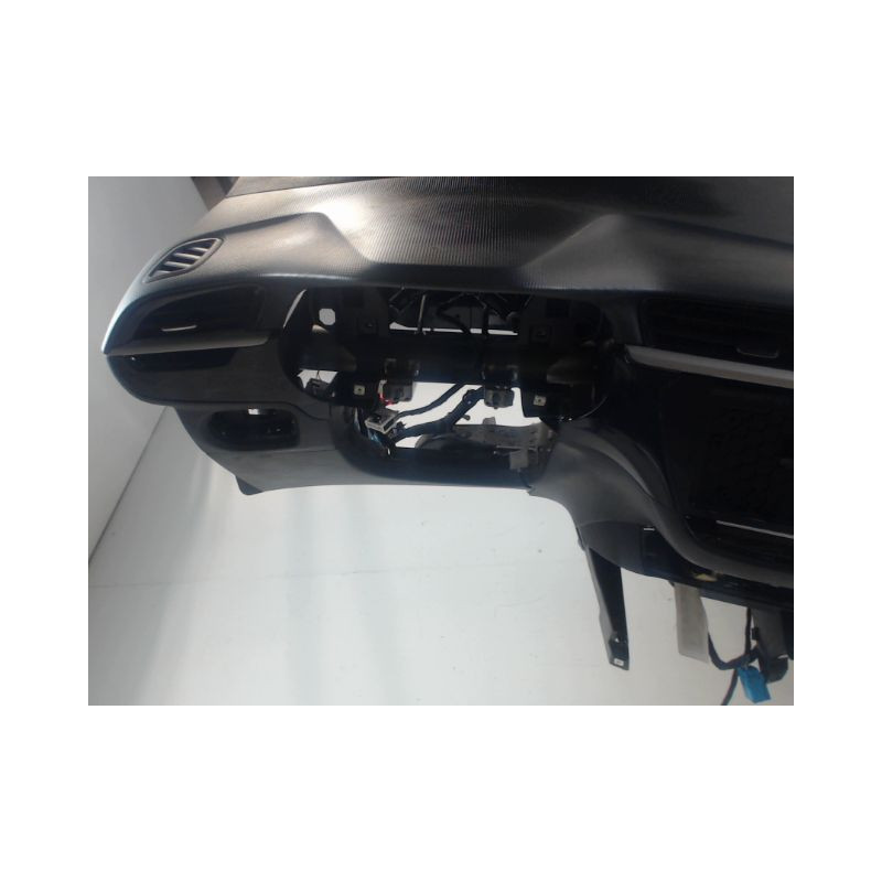 PLANCHE DE BORD  OPEL CORSA