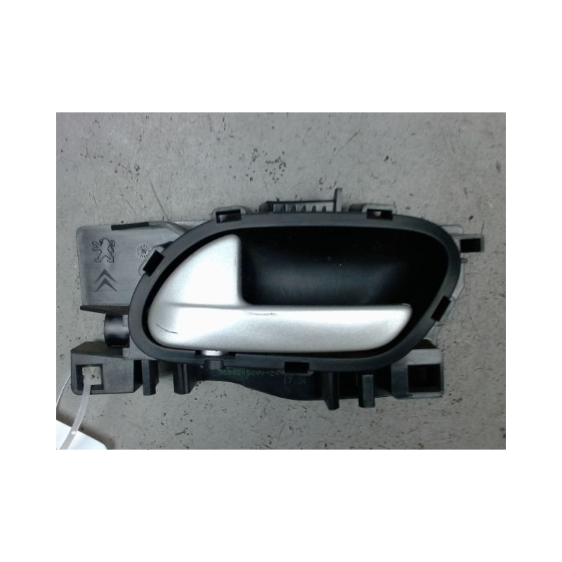 POIGNEE INTERIEURE PORTE AVANT GAUCHE PEUGEOT 207 SW