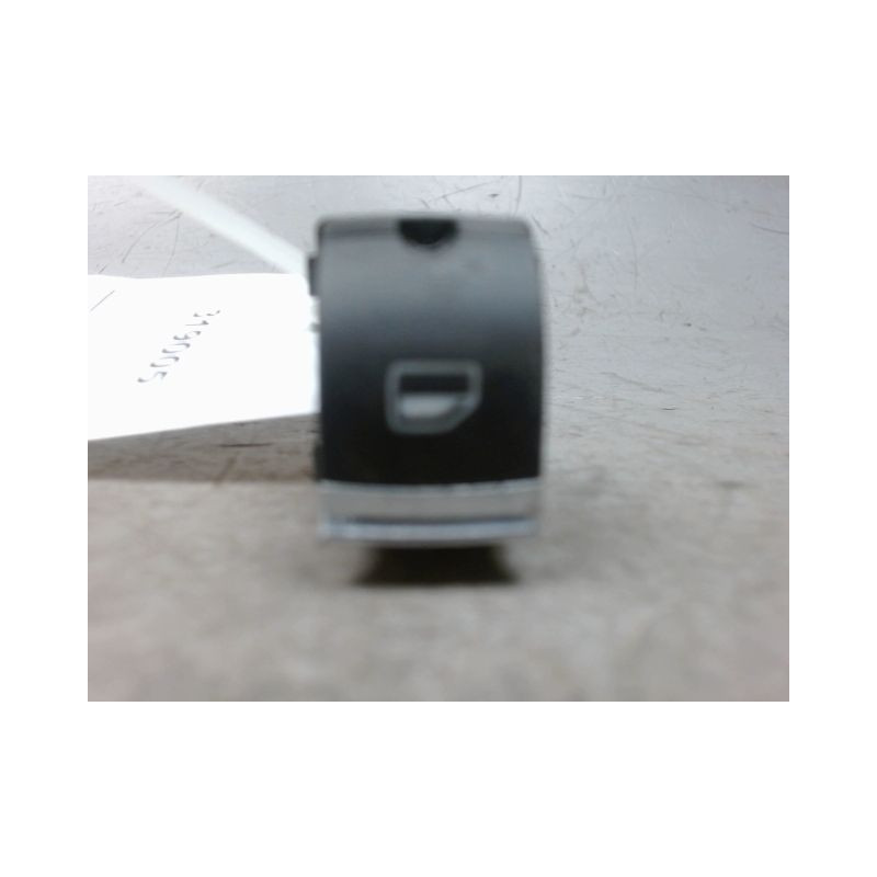COMMANDE LEVE-GLACE PORTE AVD AUDI A3