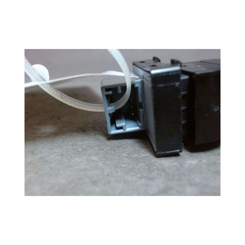 COMMANDE LEVE-GLACE PORTE ARD AUDI A3