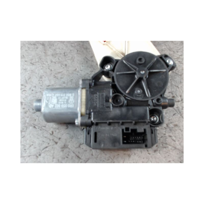 MECANISME+MOTEUR LEVE-GLACE AVANT DROIT VOLKSWAGEN POLO 2005-