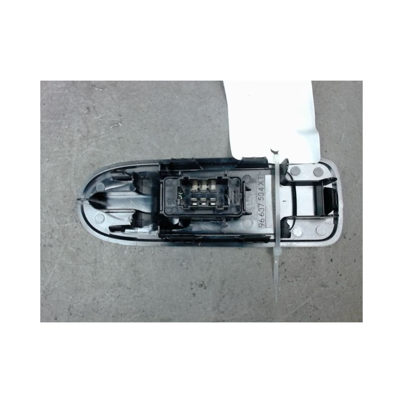 COMMANDE LEVE-GLACE PORTE AVD CITROEN C3