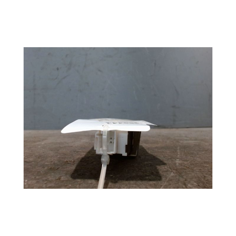 BOUTON DE WARNING PEUGEOT 508 2010-