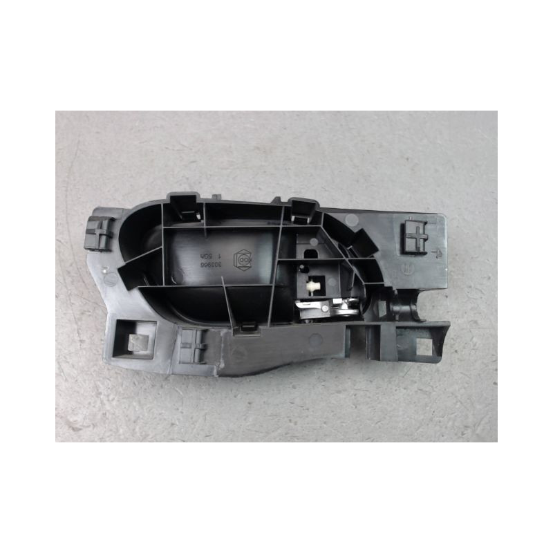 POIGNEE INTERIEURE PORTE AVANT GAUCHE PEUGEOT 207 2006-2013