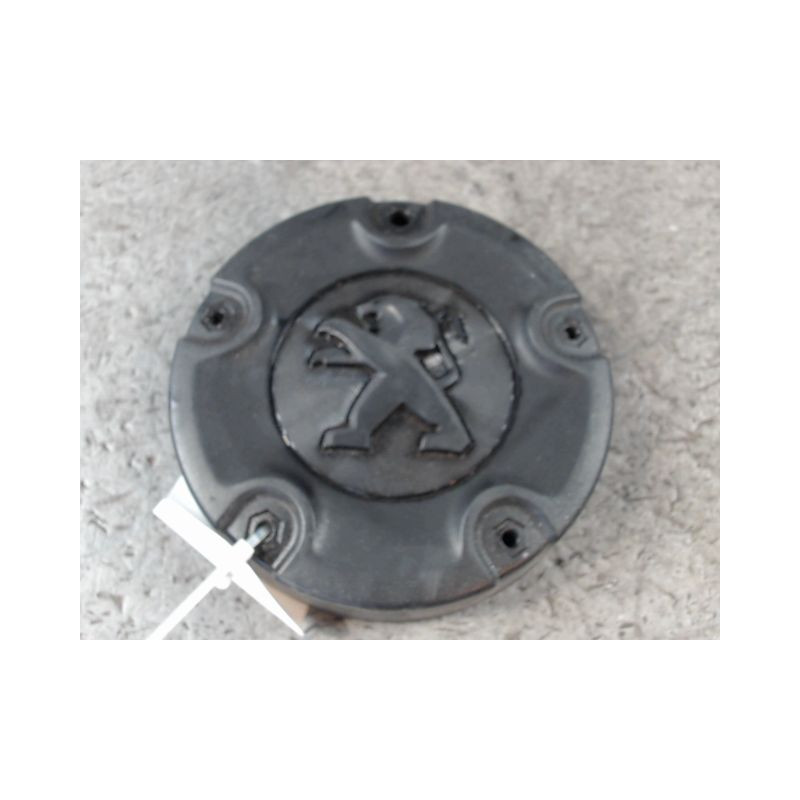 ENJOLIVEUR DE ROUE PEUGEOT PARTNER FGT 2002-