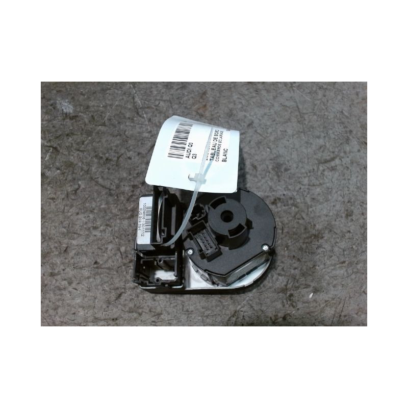 COMMANDE ECLAIRAGE AUDI Q3