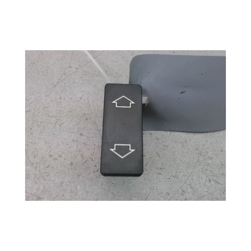 COMMANDE LEVE-GLACE PORTE AVD PEUGEOT 205 Phase 2 1987-1998