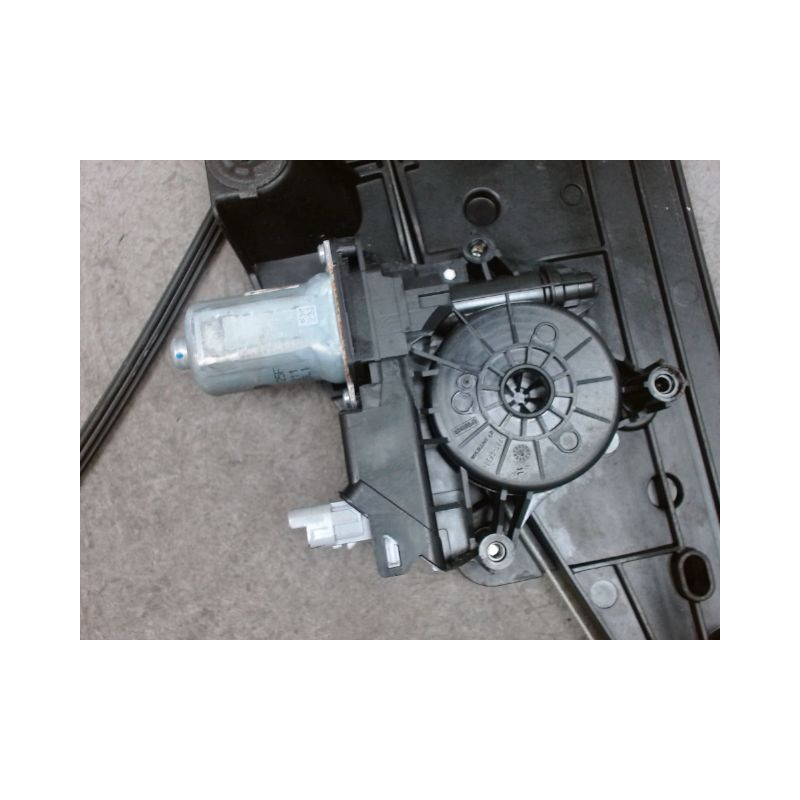 MECANISME+MOTEUR LEVE-GLACE AVANT GAUCHE PEUGEOT 2008