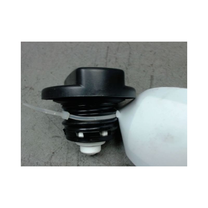 BOUCHON RESERVOIR A CARBURANT VOLKSWAGEN POLO 2009-