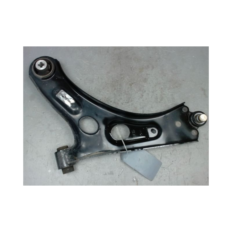 TRIANGLE INFERIEUR AVANT GAUCHE PEUGEOT 208