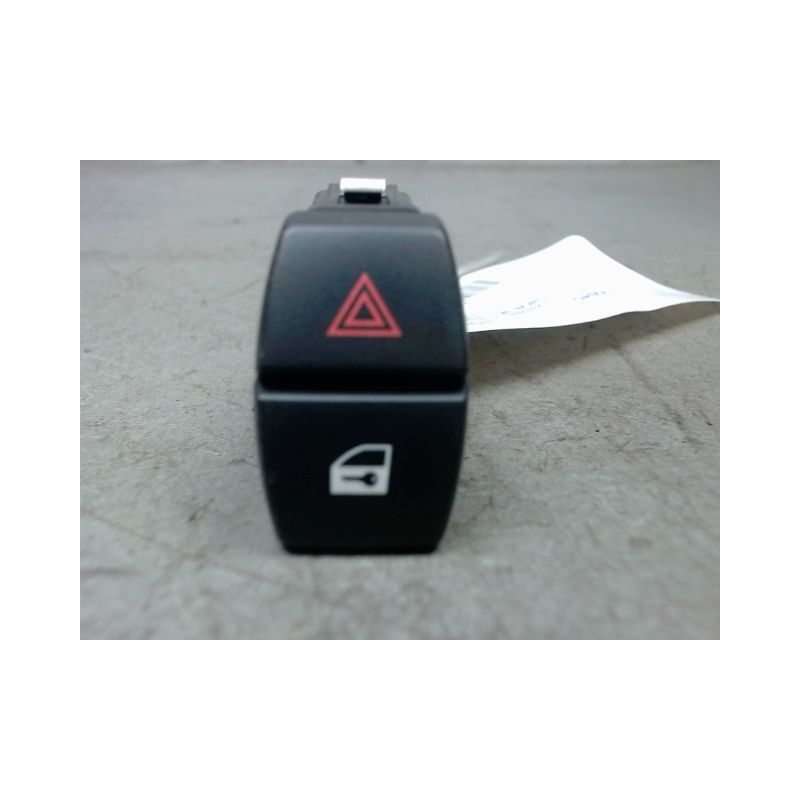 BOUTON DE WARNING B.M.W. SERIE 5