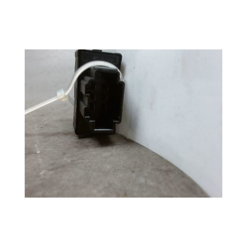 COMMANDE LEVE-GLACE PORTE AVG SKODA CITIGO