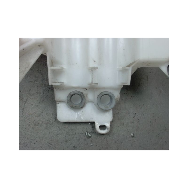 RESERVOIR LAVE-GLACE AVANT PEUGEOT 108