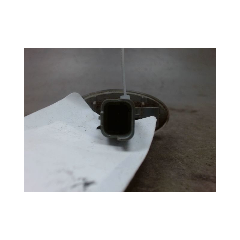 REPETITEUR AILE GAUCHE PEUGEOT 108