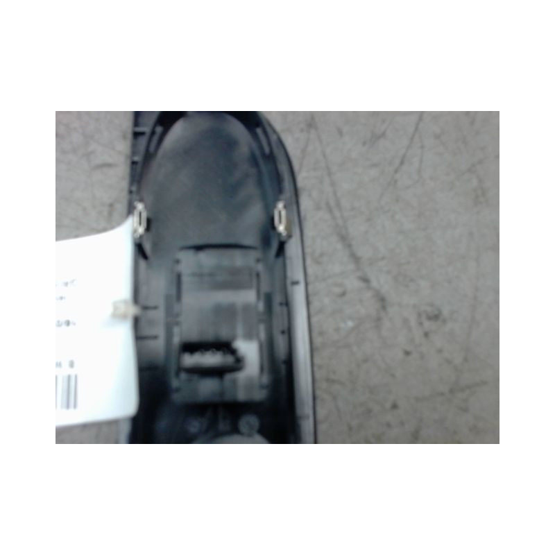 COMMANDE LEVE-GLACE PORTE ARD B.M.W. X1