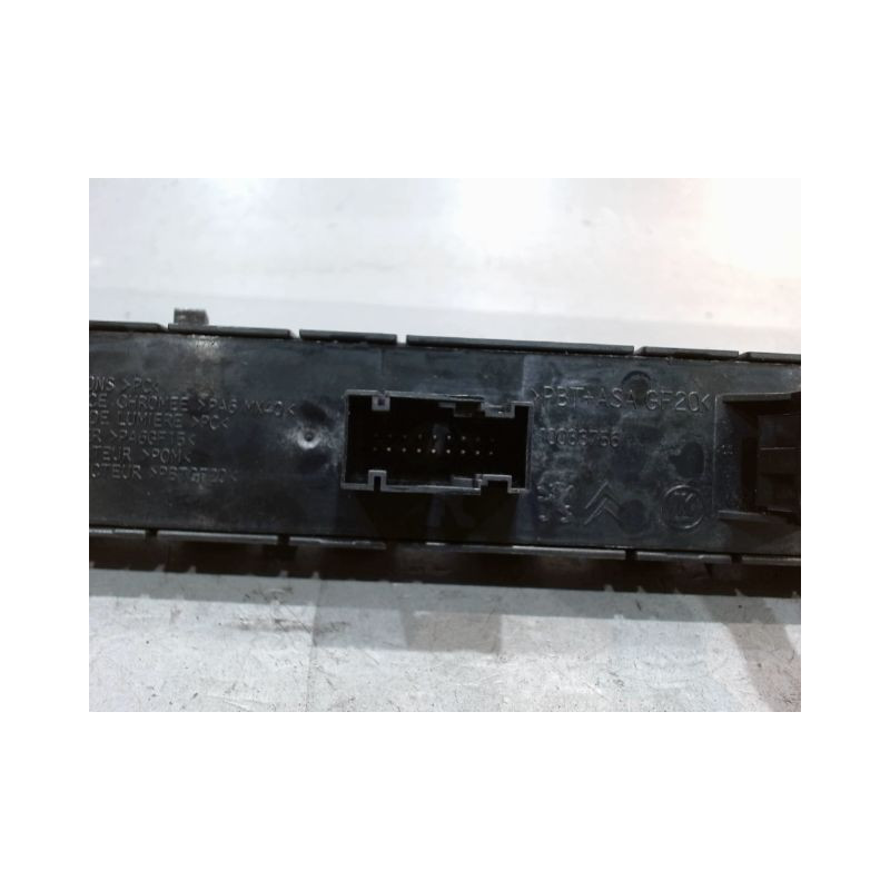 BOUTON DE WARNING PEUGEOT 3008
