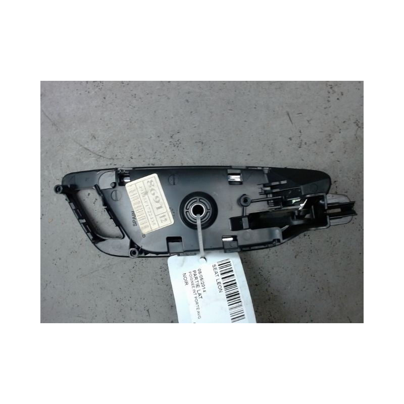 POIGNEE INTERIEURE PORTE AVANT GAUCHE SEAT LEON