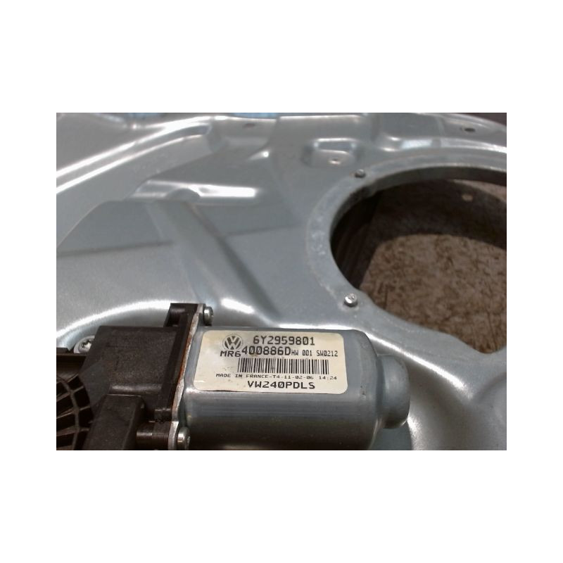 MECANISME+MOTEUR LEVE-GLACE AVANT DROIT VOLKSWAGEN POLO 2005-