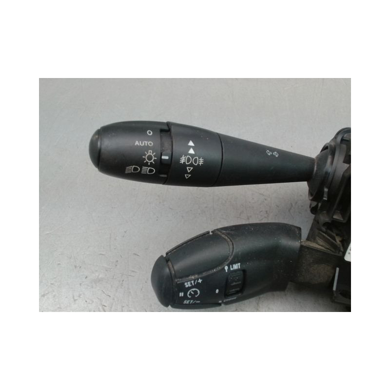 BLOC COMMODOS PEUGEOT 5008 2009-