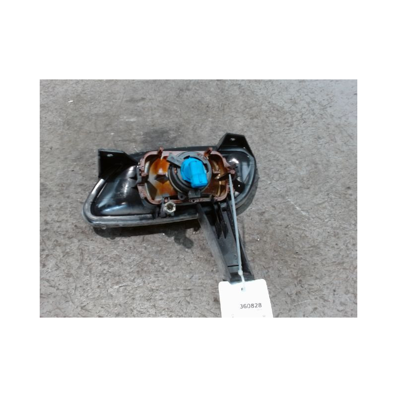 PHARE ANTIBROUILLARD AVANT DROIT PEUGEOT 106 96-2003