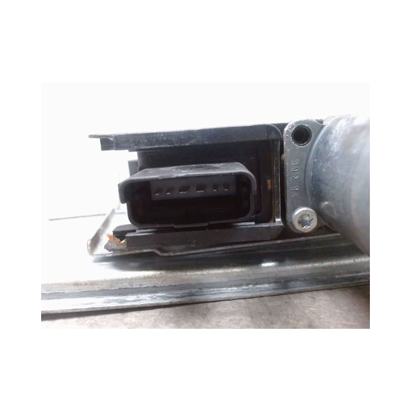 MECANISME+MOTEUR LEVE-GLACE AVANT DROIT PEUGEOT 208