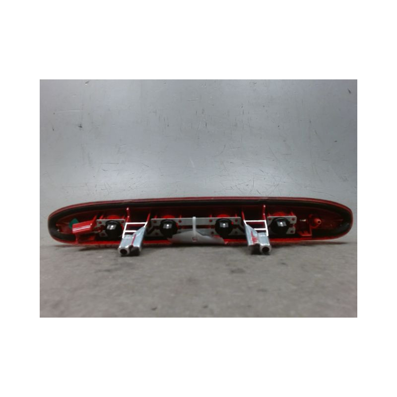 FEUX STOP SUPPLEMENTAIRE PEUGEOT 208