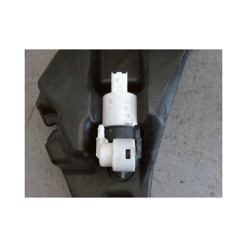 RESERVOIR LAVE-GLACE AVANT PEUGEOT 308