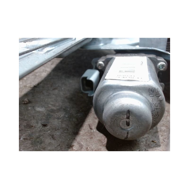 MECANISME+MOTEUR LEVE-GLACE AVANT DROIT PEUGEOT 207 3P