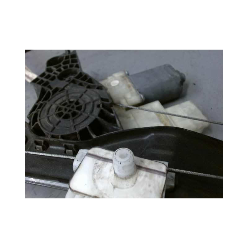 MECANISME+MOTEUR LEVE-GLACE AVANT GAUCHE PEUGEOT 308