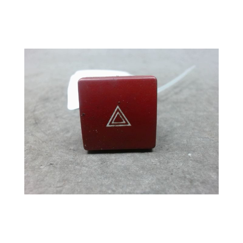 BOUTON DE WARNING CITROEN BERLINGO