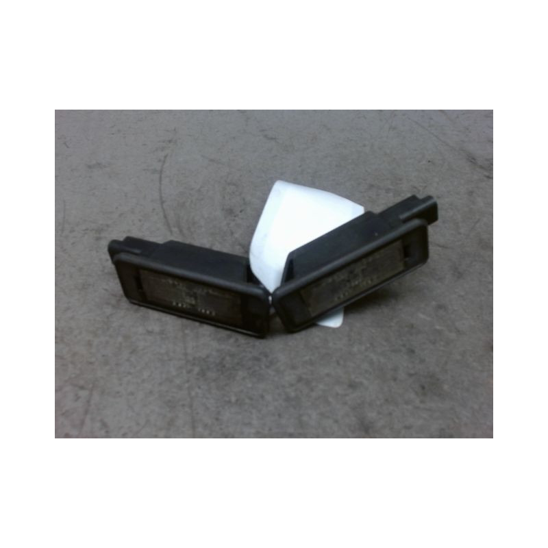 ECLAIREUR PLAQUE DE POLICE PEUGEOT 208