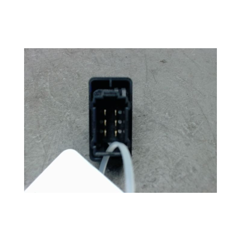 COMMANDE LEVE-GLACE PORTE AVG PEUGEOT PARTNER