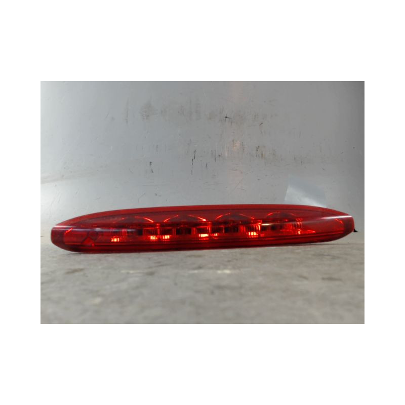 FEUX STOP SUPPLEMENTAIRE PEUGEOT 208