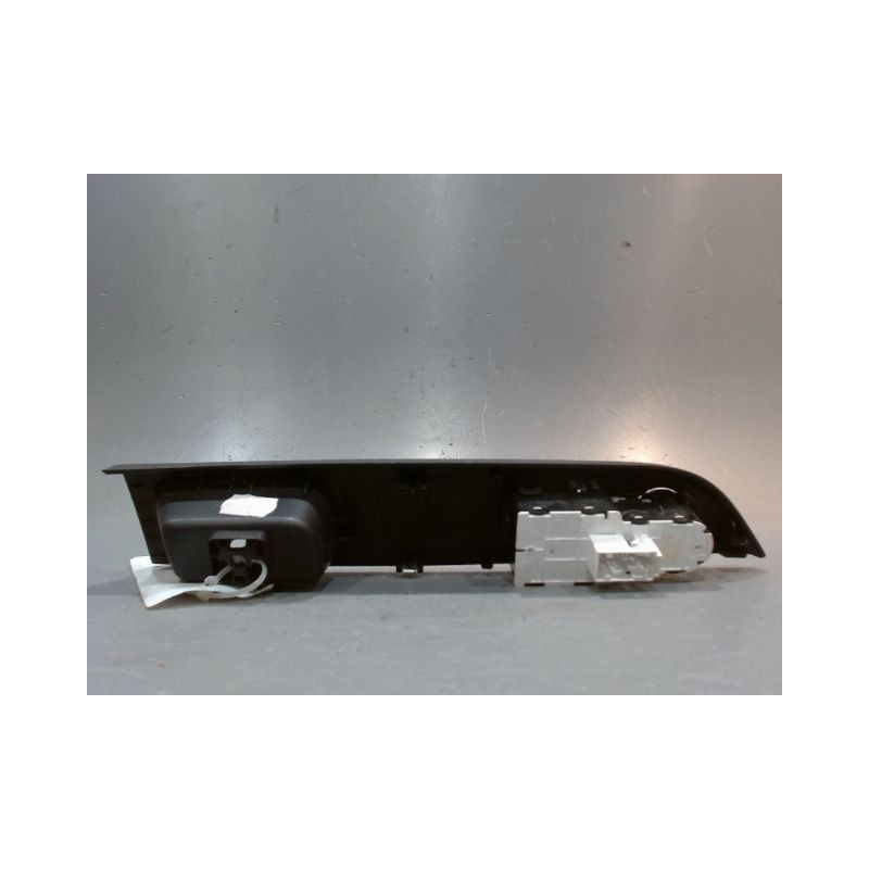COMMANDE LEVE-GLACE PORTE AVG OPEL CORSA