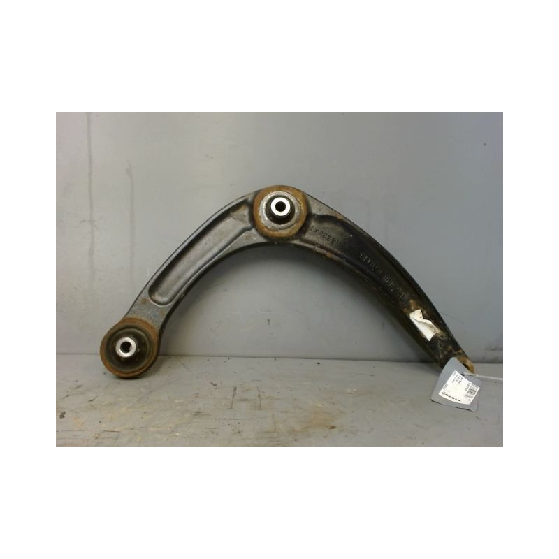 TRIANGLE INFERIEUR AVANT DROIT PEUGEOT 5008