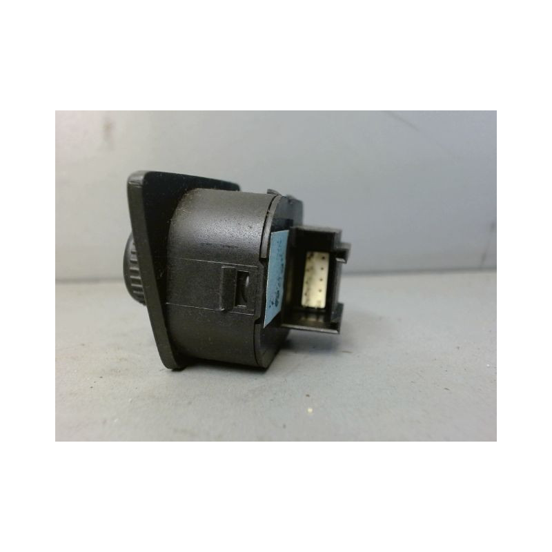 COMMANDE RETROVISSEUR EXTERIEUR ELECTRIQUE VOLKSWAGEN POLO