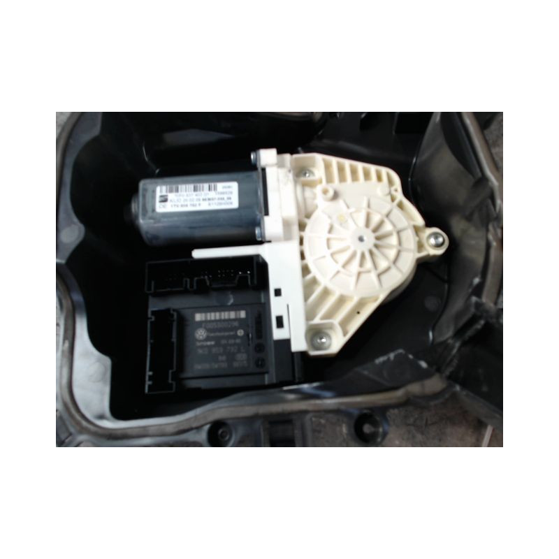 MECANISME+MOTEUR LEVE-GLACE AVANT DROIT SEAT LEON 2005-