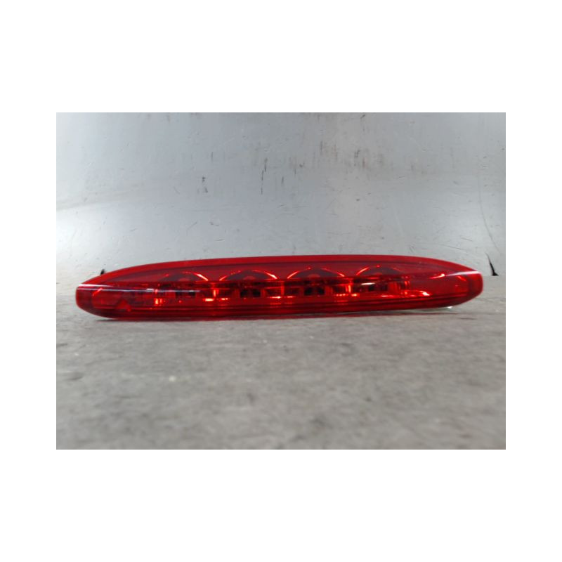 FEUX STOP SUPPLEMENTAIRE PEUGEOT 208