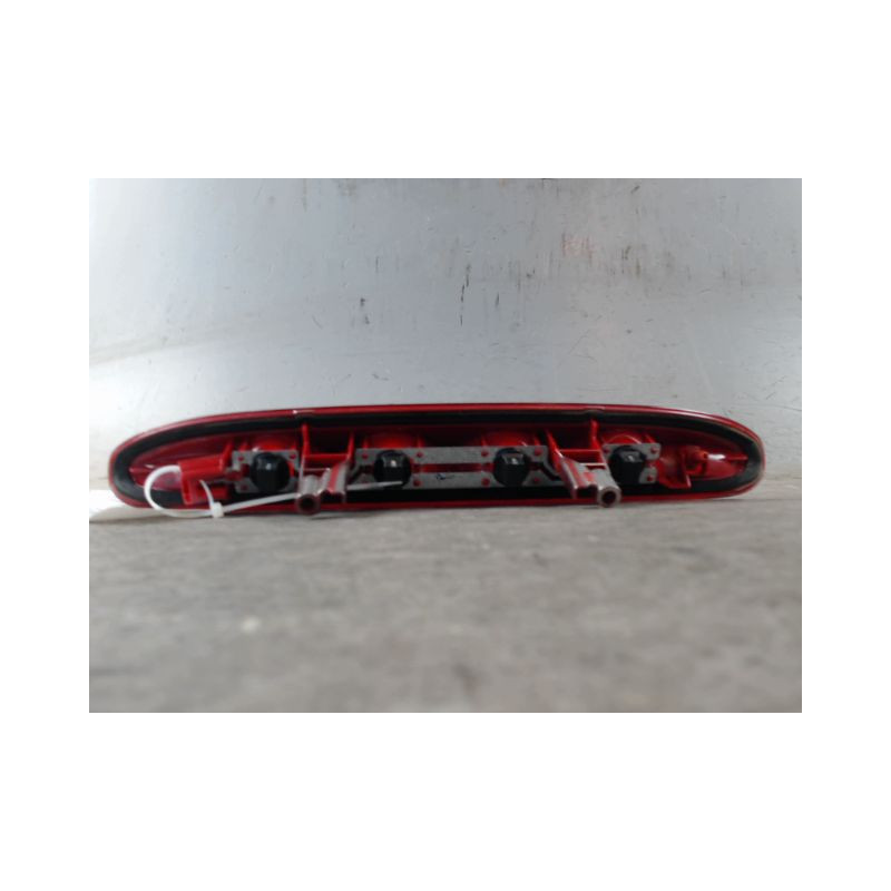 FEUX STOP SUPPLEMENTAIRE PEUGEOT 208