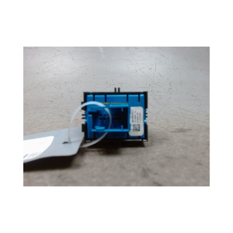 INTERIEUR COMMANDE FREIN A MAIN PEUGEOT 2008
