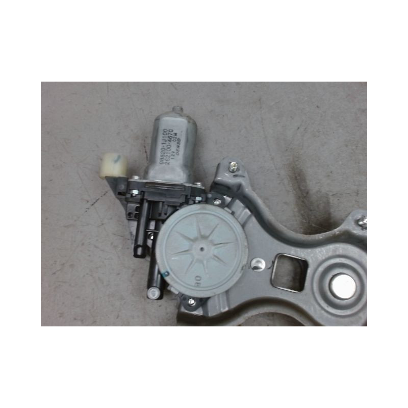 MECANISME+MOTEUR LEVE-GLACE AVANT DROIT HYUNDAI I 20 2009-