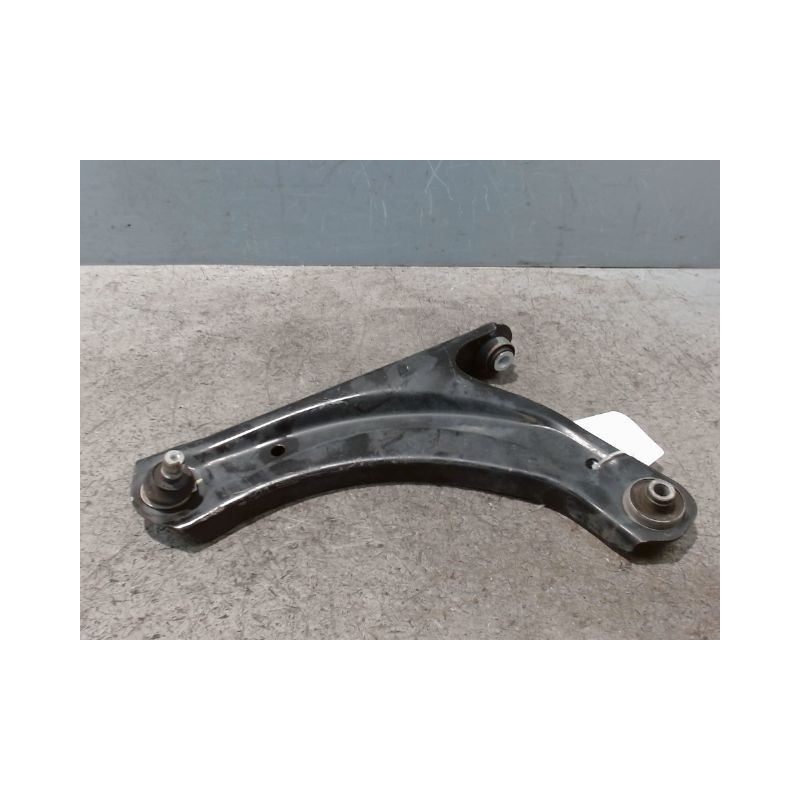 TRIANGLE INFERIEUR AVANT GAUCHE DACIA SPRING