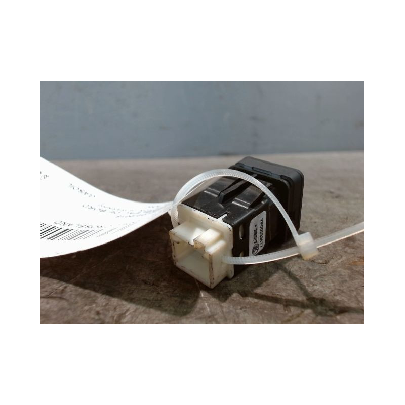 BOUTON DE WARNING OPEL CROSSLAND